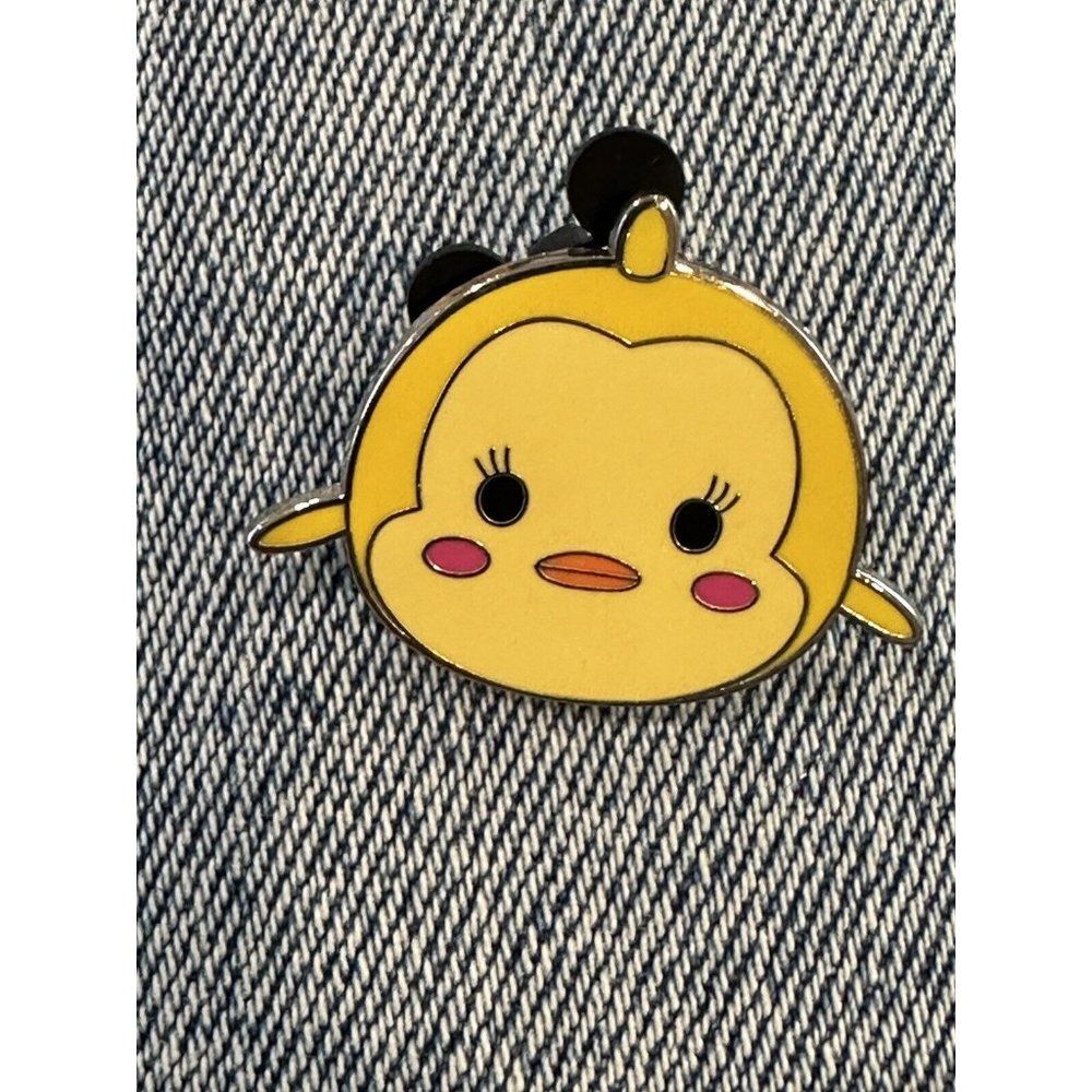 Disney Cleo (Pinocchio) Tsum Tsum Series 2 Mystery Pin Yellow